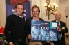 Gasterra Challenge winnaar Eric van Doorn (m.) en Hans Overdiep, GasTerra (r.)